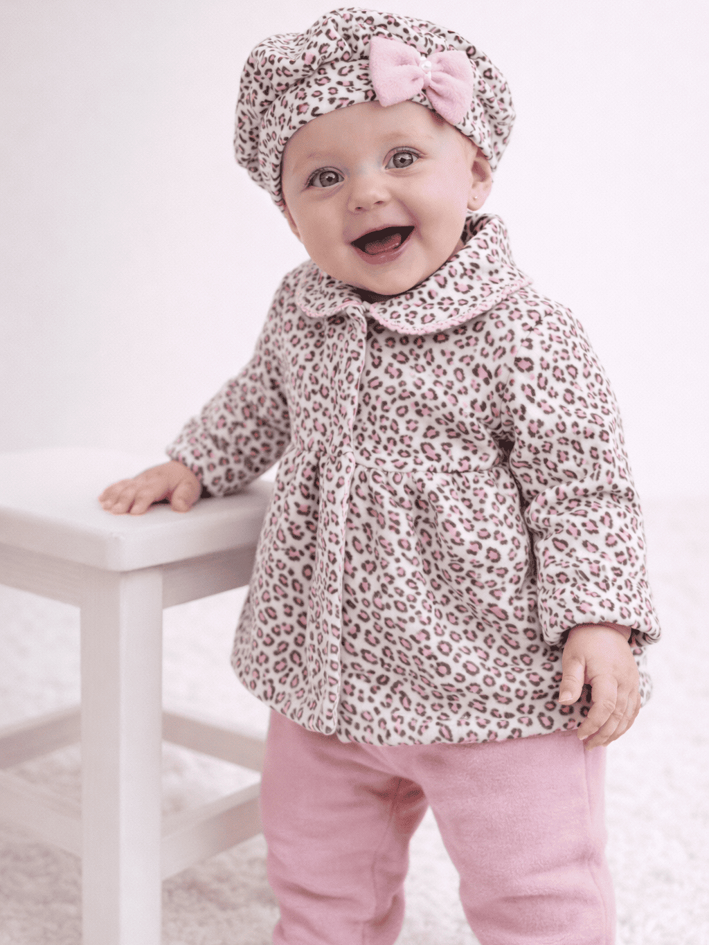 Conjunto Bebê Menina em Soft Estampa Oncinha Laço 3 Peças Casaco + Calça + Boina Inverno
