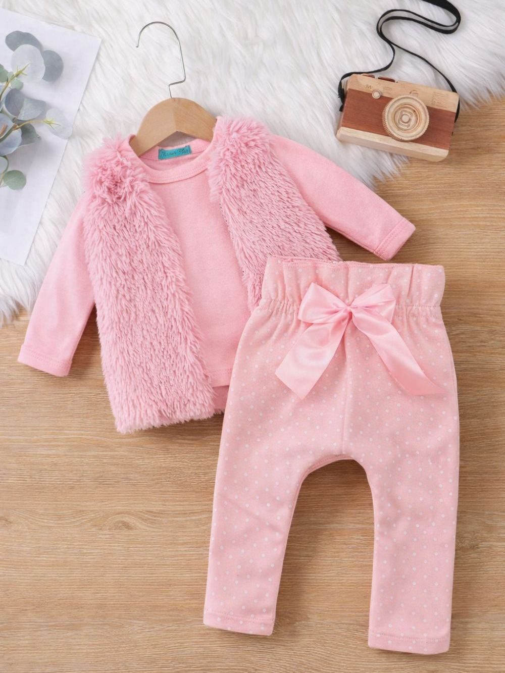 Conjunto Kit 3 Peças Bebê Menina com Body Básico, Calça e Coletinho Forrado para o Inverno Frio